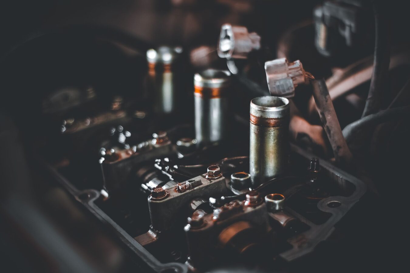 aluminum valve cover with integrated oil separator