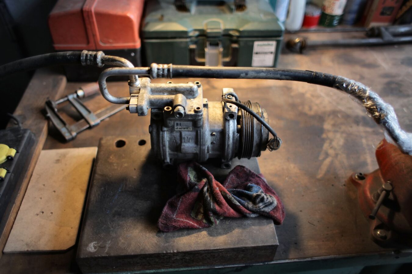 pneumatic suspension compressor unit