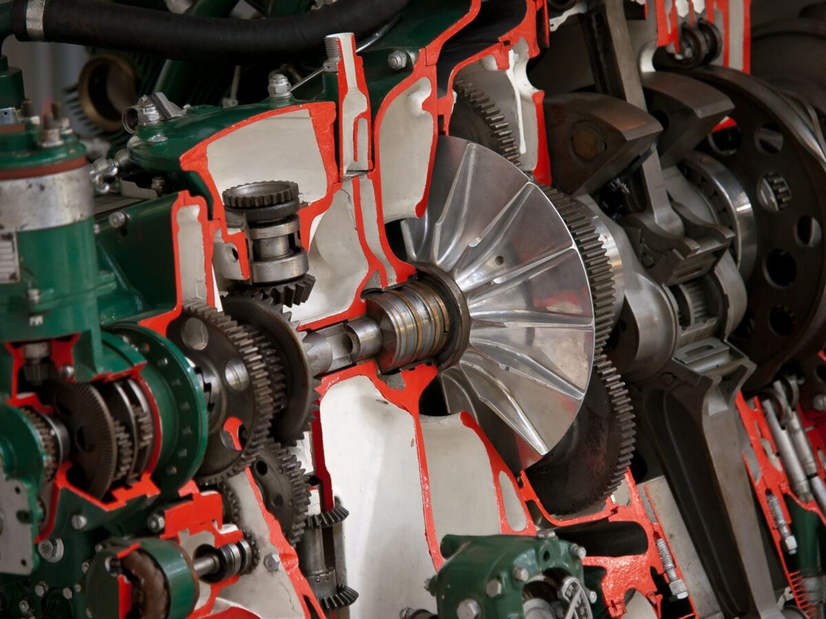 throttle body cutaway technical diagram