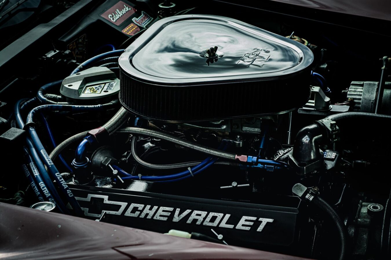 intake manifold cutaway showing internal runners and plenum chamber