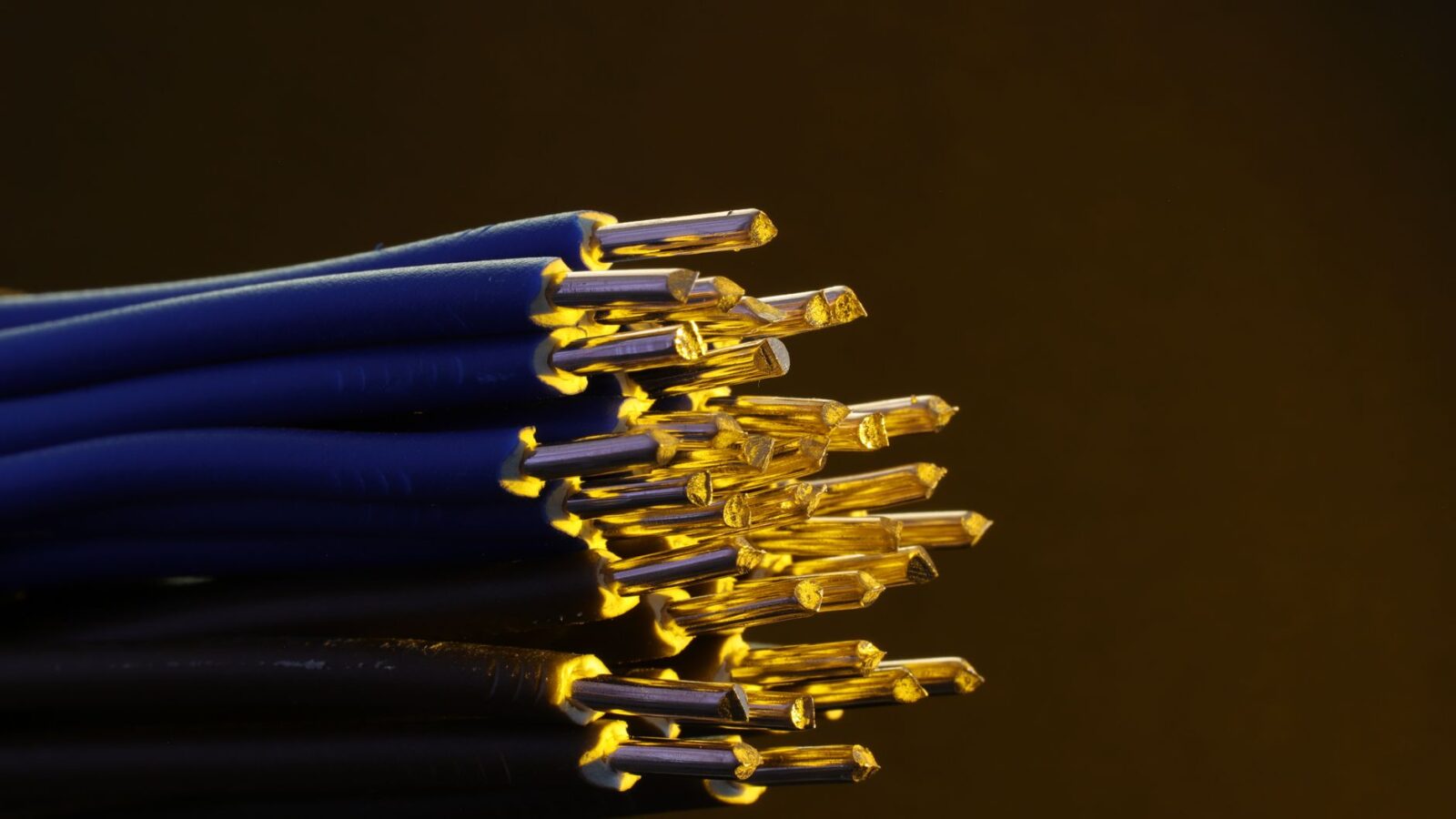 clutch cable cross-section diagram showing inner wire and outer sheath