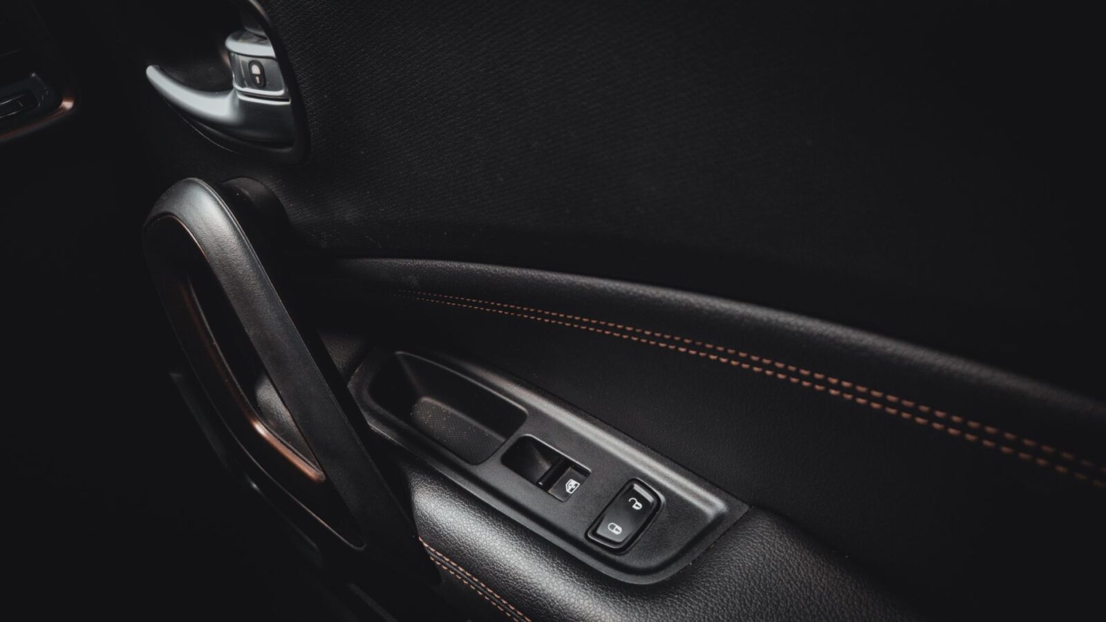 car door inner panel structure with anti-intrusion beam