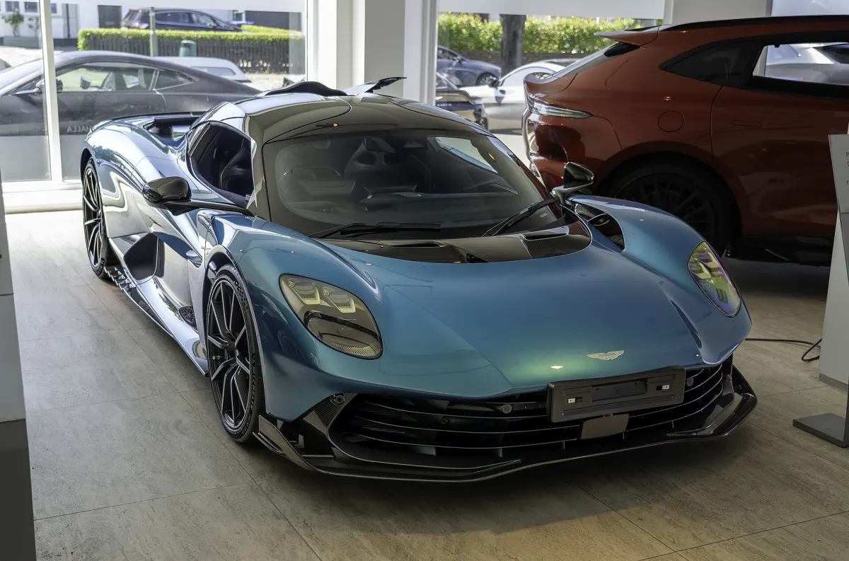 Aston Martin Valhalla