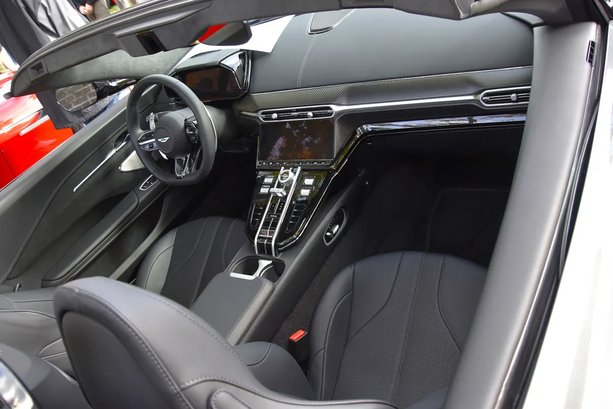 Aston Martin Vantage Roadster