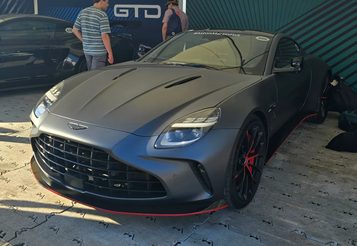 Aston Martin Vantage S