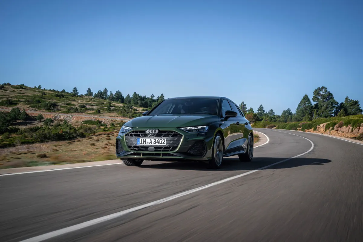 Audi A3 Sportback restylée, avant 3/4 sur route