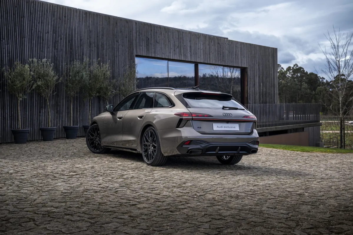 Audi A6 Avant, profil (bronze)
