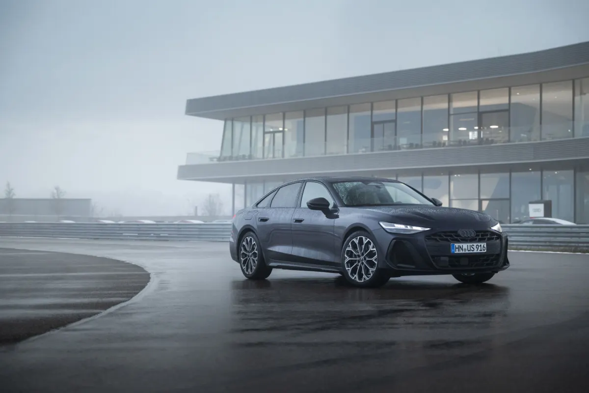 Audi A6 berline (C9), avant trois quarts