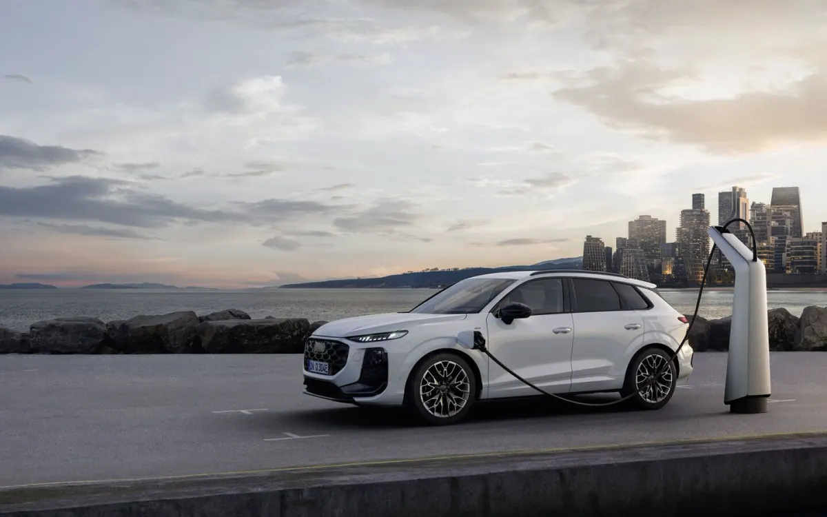 Audi Q3, avant 3/4 en recharge