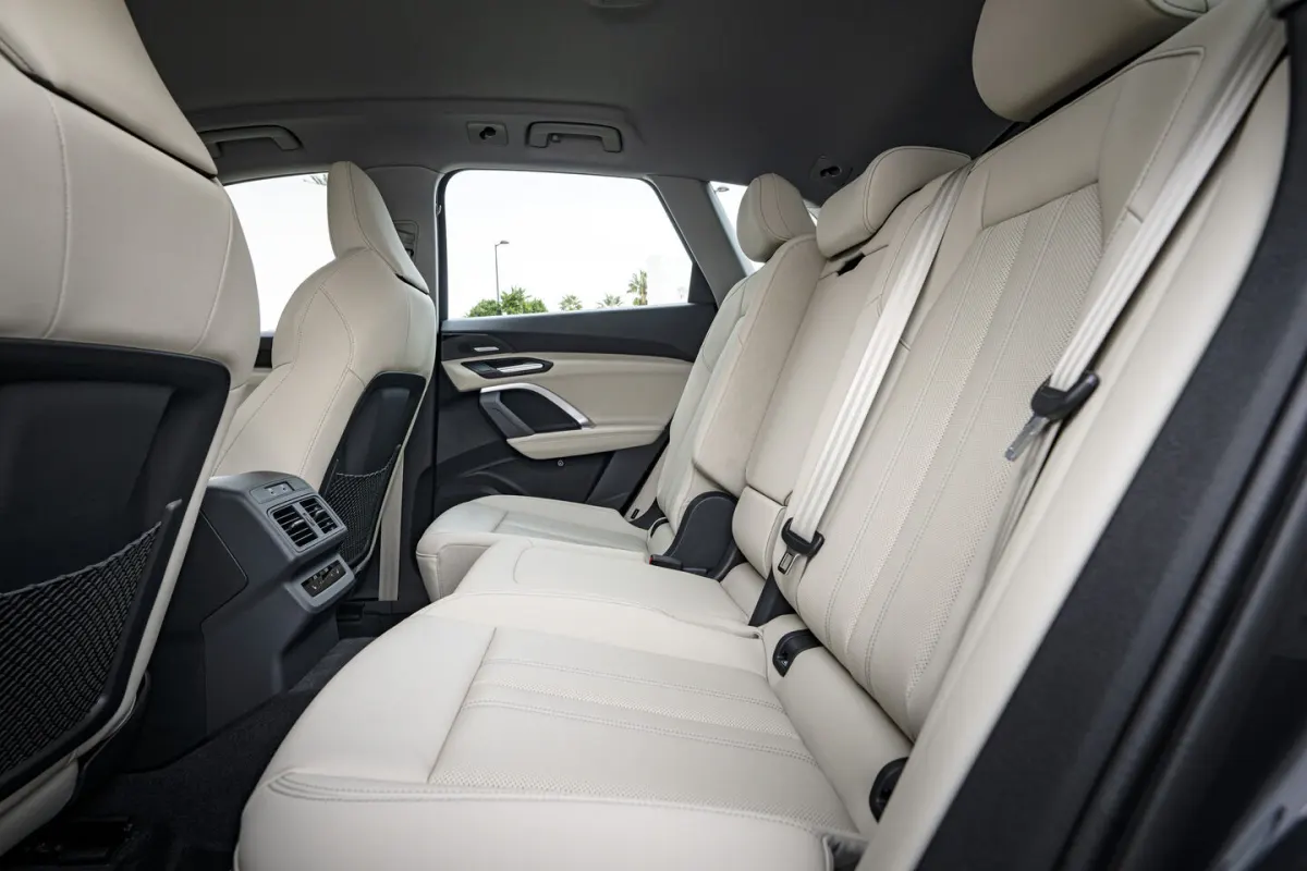 Audi Q5 3e génération, places arrière