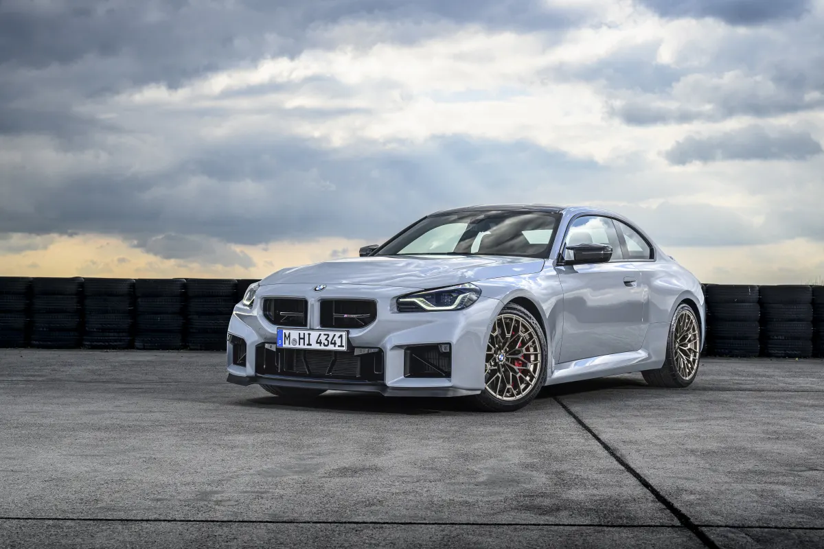BMW M2 CS, vue avant trois-quarts