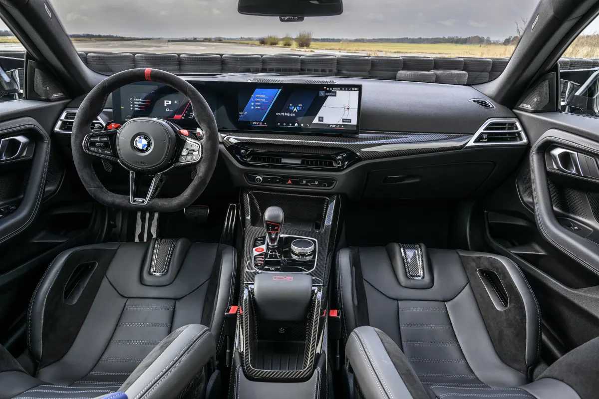 BMW M2 CS, planche de bord