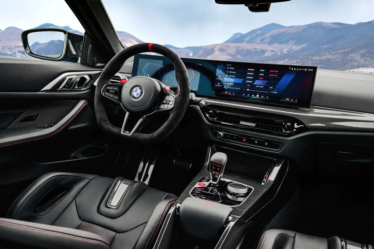BMW M4 CS, planche de bord