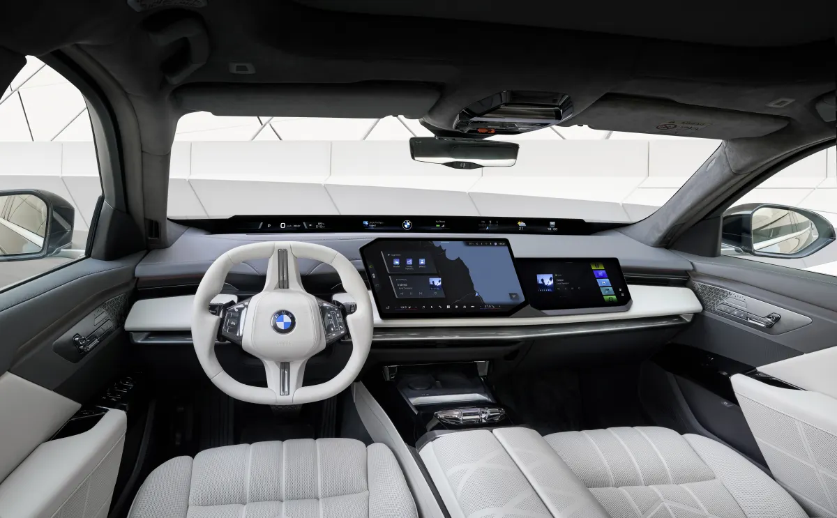 BMW Série 7 restylée 2026, planche de bord et écrans