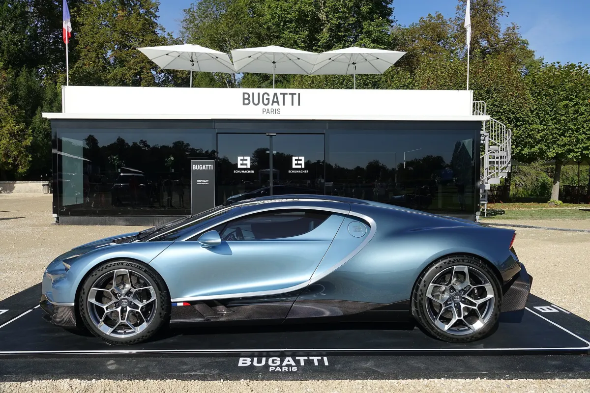 Bugatti Tourbillon, profil