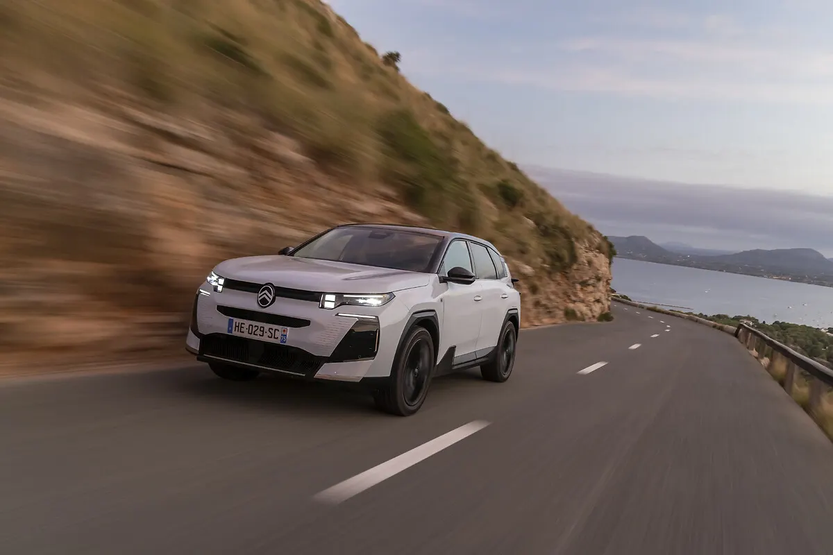 Citroën C5 Aircross (2e génération), avant trois quarts sur route