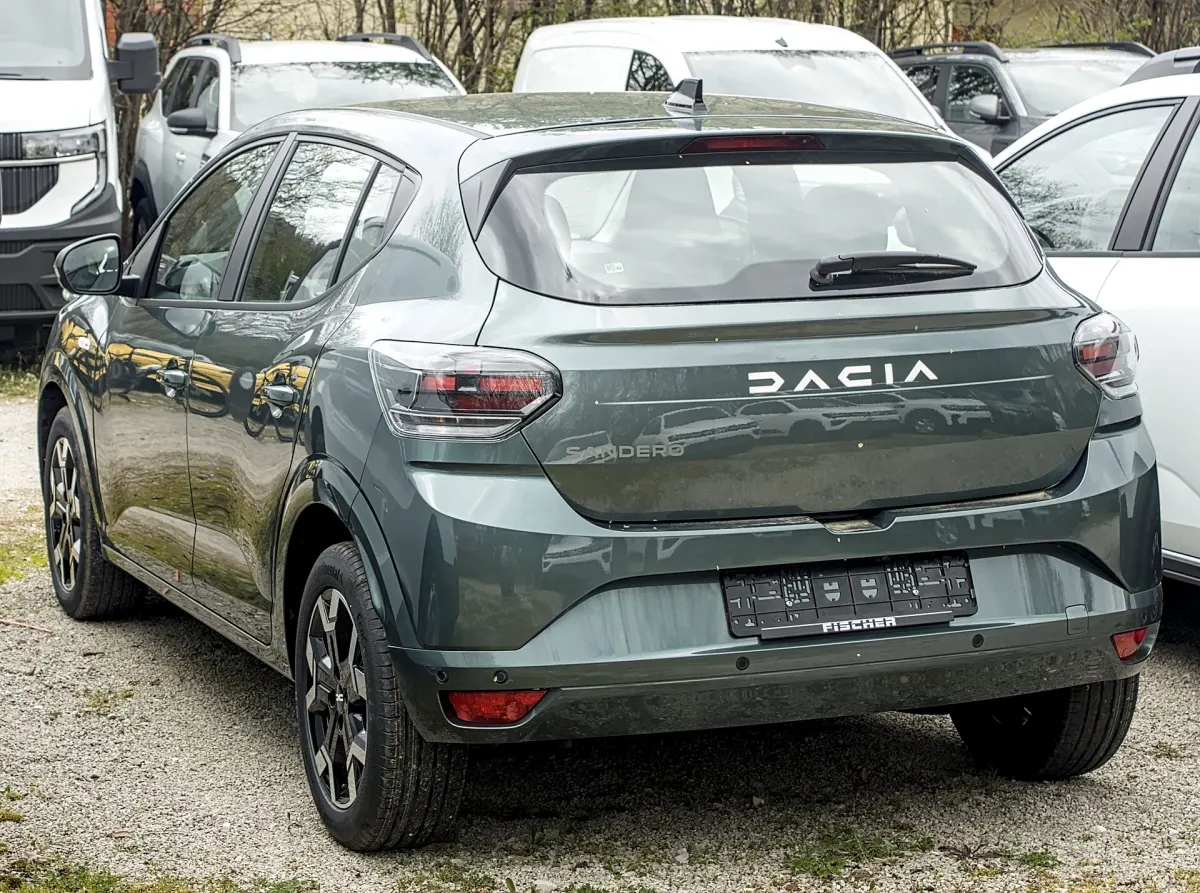 Dacia Sandero restylée, arrière 3/4
