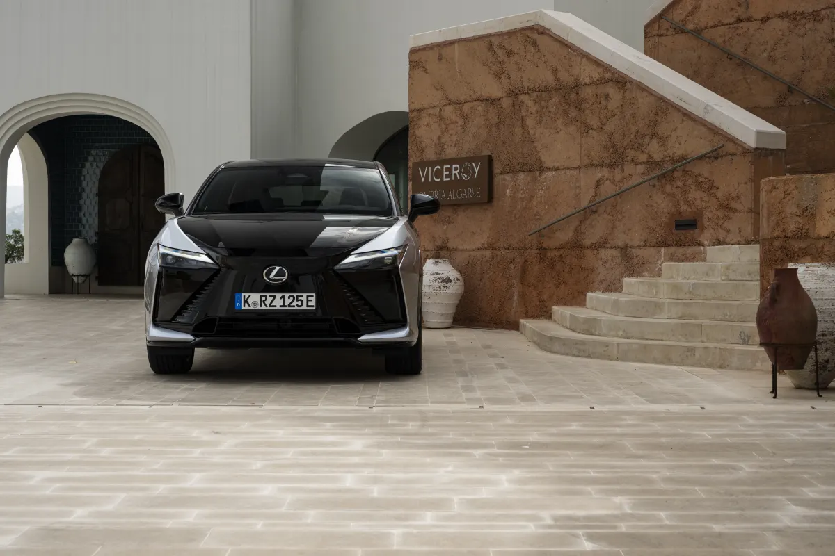 Lexus RZ 2026, face avant