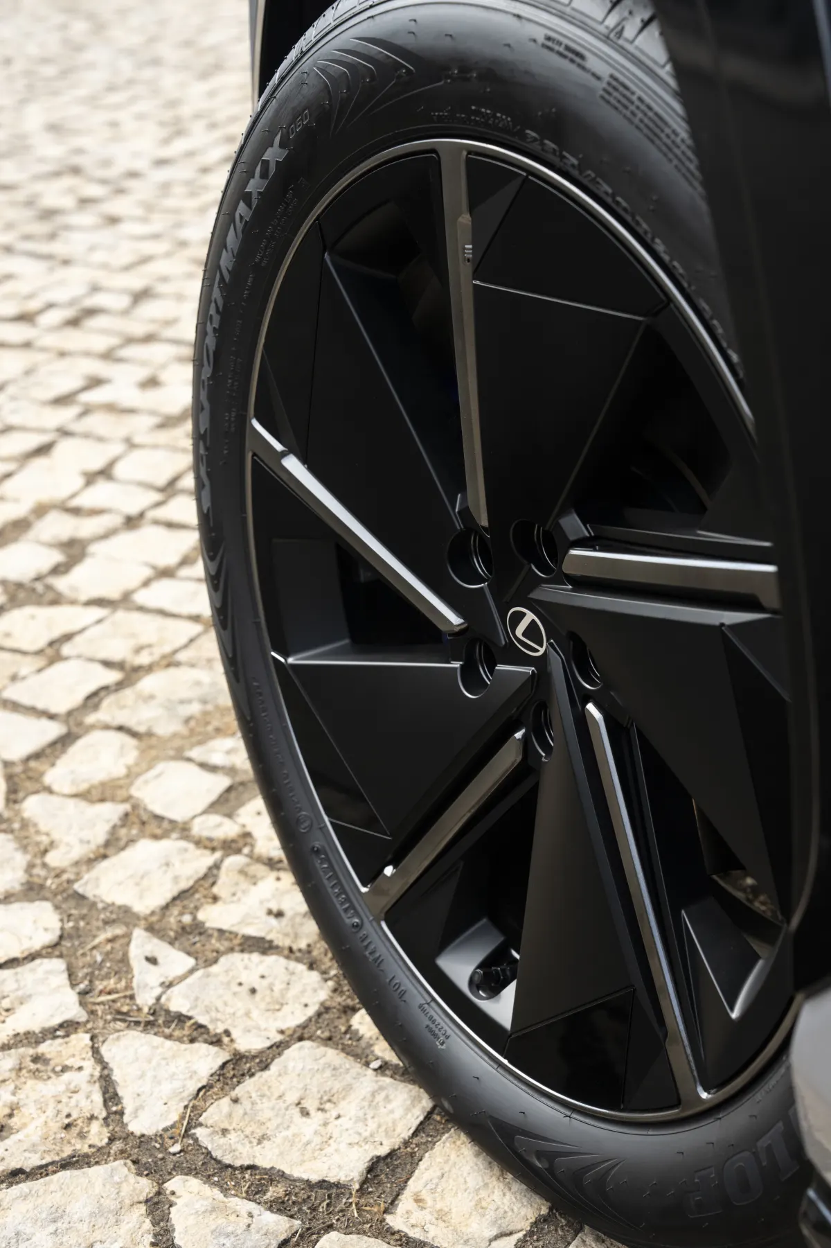 Lexus RZ 2026, détail de la jante