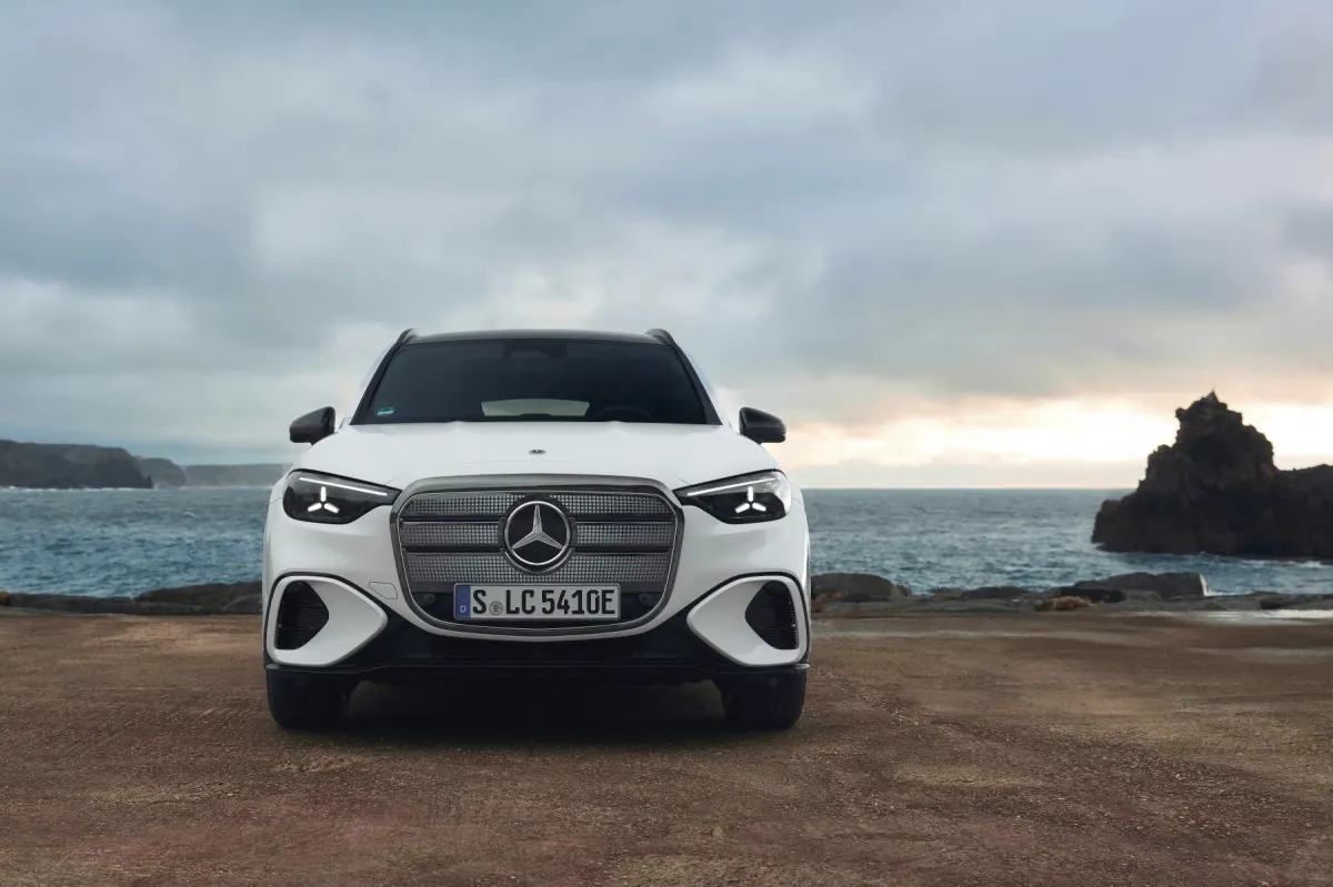 Mercedes GLC électrique, face avant (blanc)
