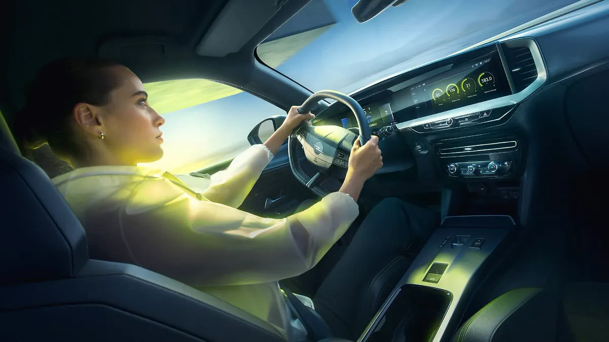 Opel Mokka GSE, poste de conduite et écran