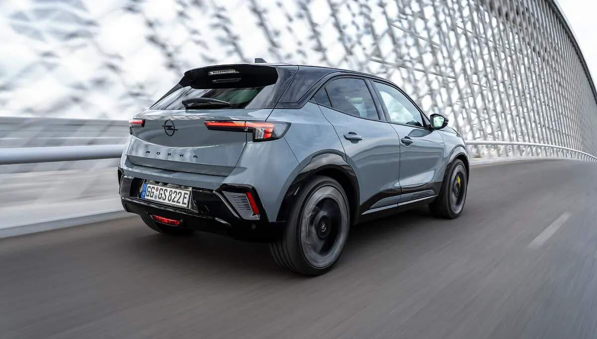 Opel Mokka GSE, arrière en mouvement