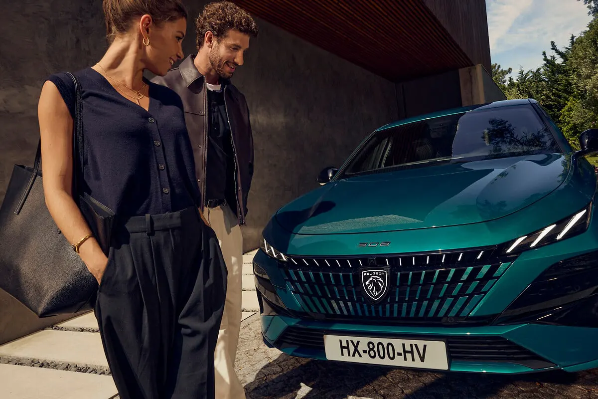 Peugeot 308 restylée, face avant et calandre
