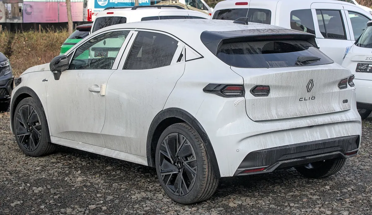 Renault Clio 6, arrière 3/4, teinte blanche