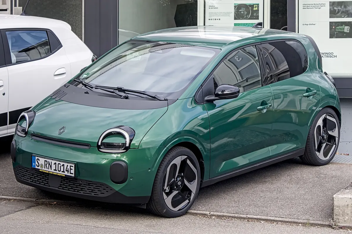Renault Twingo E-Tech électrique, vue avant trois quarts