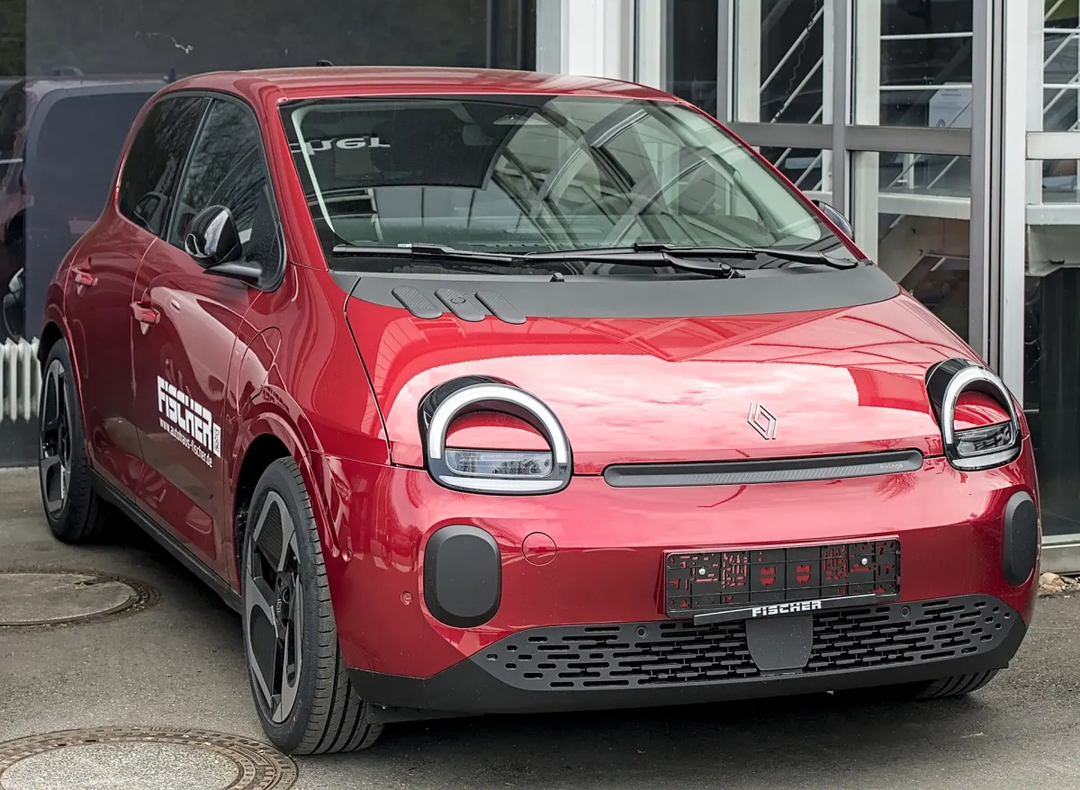 Renault Twingo E-Tech électrique rouge, face avant